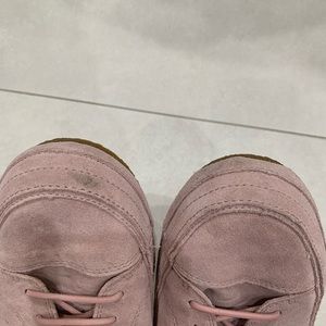 Ugg Blake pink lace up sneaker size 9